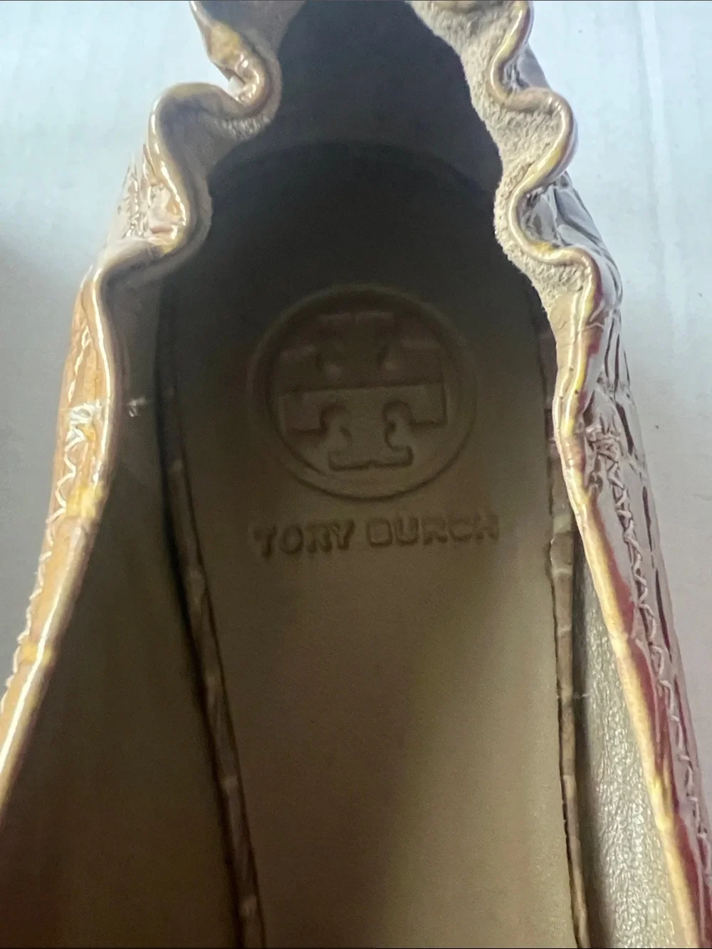 Tory Burch ballet flats croc-embossed leather finish logo plaque on toe